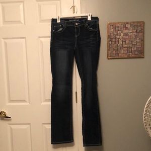 Maurices 9/10 Long Straight Jeans